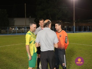 
<a style='margin-left: 5px;' class='btn btn-xs btn-social btn-facebook' href='https://www.facebook.com/sharer/sharer.php?u=https://ko-boladovale.web.getmuller.com.br/imgs/800-800-90/conteudo/fotos/1189/img6725.jpg' rel='popup' data-width='500' data-height='400'><i class='fa fa-facebook'></i>Compartilhar <span class='hidden-xs'>no Facebook</span>
</a> 
<a class='btn btn-default btn-xs' target='_blank' href='imgs/800-800-90/conteudo/fotos/1189/img6725.jpg'>
<span class='glyphicon glyphicon-cloud-download'></span> Salvar
</a> 
<span></span>