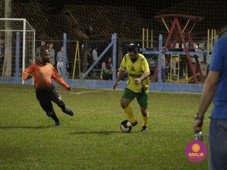 
<a style='margin-left: 5px;' class='btn btn-xs btn-social btn-facebook' href='https://www.facebook.com/sharer/sharer.php?u=https://ko-boladovale.web.getmuller.com.br/imgs/800-800-90/conteudo/fotos/1189/mg6839.jpg' rel='popup' data-width='500' data-height='400'><i class='fa fa-facebook'></i>Compartilhar <span class='hidden-xs'>no Facebook</span>
</a> 
<a class='btn btn-default btn-xs' target='_blank' href='imgs/800-800-90/conteudo/fotos/1189/mg6839.jpg'>
<span class='glyphicon glyphicon-cloud-download'></span> Salvar
</a> 
<span></span>