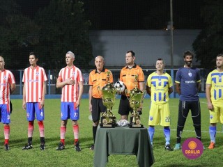 
<a style='margin-left: 5px;' class='btn btn-xs btn-social btn-facebook' href='https://www.facebook.com/sharer/sharer.php?u=https://ko-boladovale.web.getmuller.com.br/imgs/800-800-90/conteudo/fotos/1190/img6915.jpg' rel='popup' data-width='500' data-height='400'><i class='fa fa-facebook'></i>Compartilhar <span class='hidden-xs'>no Facebook</span>
</a> 
<a class='btn btn-default btn-xs' target='_blank' href='imgs/800-800-90/conteudo/fotos/1190/img6915.jpg'>
<span class='glyphicon glyphicon-cloud-download'></span> Salvar
</a> 
<span></span>