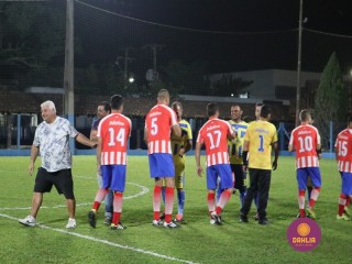 
<a style='margin-left: 5px;' class='btn btn-xs btn-social btn-facebook' href='https://www.facebook.com/sharer/sharer.php?u=https://ko-boladovale.web.getmuller.com.br/imgs/800-800-90/conteudo/fotos/1190/img6929.jpg' rel='popup' data-width='500' data-height='400'><i class='fa fa-facebook'></i>Compartilhar <span class='hidden-xs'>no Facebook</span>
</a> 
<a class='btn btn-default btn-xs' target='_blank' href='imgs/800-800-90/conteudo/fotos/1190/img6929.jpg'>
<span class='glyphicon glyphicon-cloud-download'></span> Salvar
</a> 
<span></span>