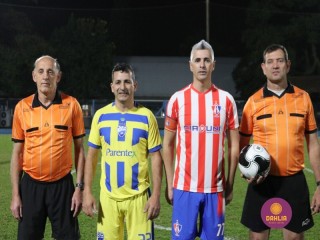 
<a style='margin-left: 5px;' class='btn btn-xs btn-social btn-facebook' href='https://www.facebook.com/sharer/sharer.php?u=https://ko-boladovale.web.getmuller.com.br/imgs/800-800-90/conteudo/fotos/1190/img6931.jpg' rel='popup' data-width='500' data-height='400'><i class='fa fa-facebook'></i>Compartilhar <span class='hidden-xs'>no Facebook</span>
</a> 
<a class='btn btn-default btn-xs' target='_blank' href='imgs/800-800-90/conteudo/fotos/1190/img6931.jpg'>
<span class='glyphicon glyphicon-cloud-download'></span> Salvar
</a> 
<span></span>