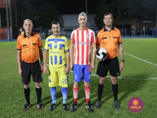 
<a style='margin-left: 5px;' class='btn btn-xs btn-social btn-facebook' href='https://www.facebook.com/sharer/sharer.php?u=https://ko-boladovale.web.getmuller.com.br/imgs/800-800-90/conteudo/fotos/1190/img6934.jpg' rel='popup' data-width='500' data-height='400'><i class='fa fa-facebook'></i>Compartilhar <span class='hidden-xs'>no Facebook</span>
</a> 
<a class='btn btn-default btn-xs' target='_blank' href='imgs/800-800-90/conteudo/fotos/1190/img6934.jpg'>
<span class='glyphicon glyphicon-cloud-download'></span> Salvar
</a> 
<span></span>