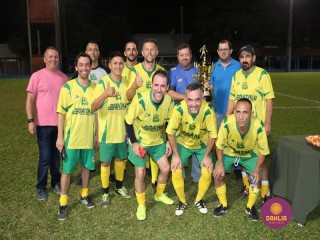 
<a style='margin-left: 5px;' class='btn btn-xs btn-social btn-facebook' href='https://www.facebook.com/sharer/sharer.php?u=https://ko-boladovale.web.getmuller.com.br/imgs/800-800-90/conteudo/fotos/1191/img6866.jpg' rel='popup' data-width='500' data-height='400'><i class='fa fa-facebook'></i>Compartilhar <span class='hidden-xs'>no Facebook</span>
</a> 
<a class='btn btn-default btn-xs' target='_blank' href='imgs/800-800-90/conteudo/fotos/1191/img6866.jpg'>
<span class='glyphicon glyphicon-cloud-download'></span> Salvar
</a> 
<span></span>