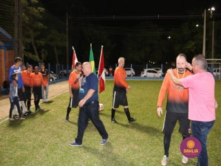 
<a style='margin-left: 5px;' class='btn btn-xs btn-social btn-facebook' href='https://www.facebook.com/sharer/sharer.php?u=https://ko-boladovale.web.getmuller.com.br/imgs/800-800-90/conteudo/fotos/1191/img6867.jpg' rel='popup' data-width='500' data-height='400'><i class='fa fa-facebook'></i>Compartilhar <span class='hidden-xs'>no Facebook</span>
</a> 
<a class='btn btn-default btn-xs' target='_blank' href='imgs/800-800-90/conteudo/fotos/1191/img6867.jpg'>
<span class='glyphicon glyphicon-cloud-download'></span> Salvar
</a> 
<span></span>