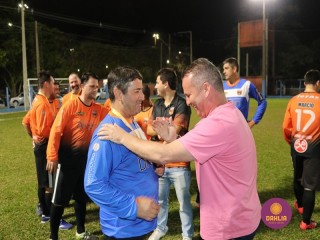 
<a style='margin-left: 5px;' class='btn btn-xs btn-social btn-facebook' href='https://www.facebook.com/sharer/sharer.php?u=https://ko-boladovale.web.getmuller.com.br/imgs/800-800-90/conteudo/fotos/1191/img6872.jpg' rel='popup' data-width='500' data-height='400'><i class='fa fa-facebook'></i>Compartilhar <span class='hidden-xs'>no Facebook</span>
</a> 
<a class='btn btn-default btn-xs' target='_blank' href='imgs/800-800-90/conteudo/fotos/1191/img6872.jpg'>
<span class='glyphicon glyphicon-cloud-download'></span> Salvar
</a> 
<span></span>