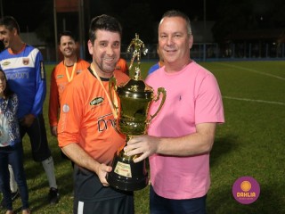 
<a style='margin-left: 5px;' class='btn btn-xs btn-social btn-facebook' href='https://www.facebook.com/sharer/sharer.php?u=https://ko-boladovale.web.getmuller.com.br/imgs/800-800-90/conteudo/fotos/1191/img6874.jpg' rel='popup' data-width='500' data-height='400'><i class='fa fa-facebook'></i>Compartilhar <span class='hidden-xs'>no Facebook</span>
</a> 
<a class='btn btn-default btn-xs' target='_blank' href='imgs/800-800-90/conteudo/fotos/1191/img6874.jpg'>
<span class='glyphicon glyphicon-cloud-download'></span> Salvar
</a> 
<span></span>