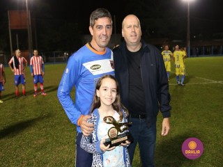 
<a style='margin-left: 5px;' class='btn btn-xs btn-social btn-facebook' href='https://www.facebook.com/sharer/sharer.php?u=https://ko-boladovale.web.getmuller.com.br/imgs/800-800-90/conteudo/fotos/1191/img7092.jpg' rel='popup' data-width='500' data-height='400'><i class='fa fa-facebook'></i>Compartilhar <span class='hidden-xs'>no Facebook</span>
</a> 
<a class='btn btn-default btn-xs' target='_blank' href='imgs/800-800-90/conteudo/fotos/1191/img7092.jpg'>
<span class='glyphicon glyphicon-cloud-download'></span> Salvar
</a> 
<span></span>