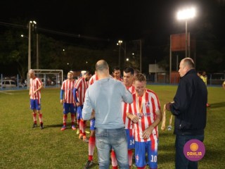 
<a style='margin-left: 5px;' class='btn btn-xs btn-social btn-facebook' href='https://www.facebook.com/sharer/sharer.php?u=https://ko-boladovale.web.getmuller.com.br/imgs/800-800-90/conteudo/fotos/1191/img7097.jpg' rel='popup' data-width='500' data-height='400'><i class='fa fa-facebook'></i>Compartilhar <span class='hidden-xs'>no Facebook</span>
</a> 
<a class='btn btn-default btn-xs' target='_blank' href='imgs/800-800-90/conteudo/fotos/1191/img7097.jpg'>
<span class='glyphicon glyphicon-cloud-download'></span> Salvar
</a> 
<span></span>