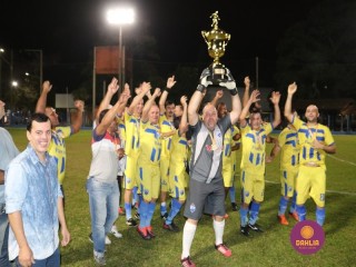 
<a style='margin-left: 5px;' class='btn btn-xs btn-social btn-facebook' href='https://www.facebook.com/sharer/sharer.php?u=https://ko-boladovale.web.getmuller.com.br/imgs/800-800-90/conteudo/fotos/1191/img7112.jpg' rel='popup' data-width='500' data-height='400'><i class='fa fa-facebook'></i>Compartilhar <span class='hidden-xs'>no Facebook</span>
</a> 
<a class='btn btn-default btn-xs' target='_blank' href='imgs/800-800-90/conteudo/fotos/1191/img7112.jpg'>
<span class='glyphicon glyphicon-cloud-download'></span> Salvar
</a> 
<span></span>