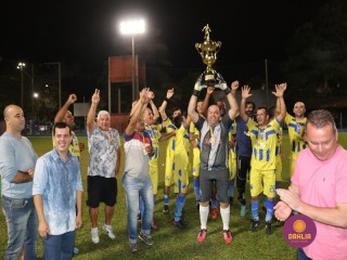 
<a style='margin-left: 5px;' class='btn btn-xs btn-social btn-facebook' href='https://www.facebook.com/sharer/sharer.php?u=https://ko-boladovale.web.getmuller.com.br/imgs/800-800-90/conteudo/fotos/1191/img7113.jpg' rel='popup' data-width='500' data-height='400'><i class='fa fa-facebook'></i>Compartilhar <span class='hidden-xs'>no Facebook</span>
</a> 
<a class='btn btn-default btn-xs' target='_blank' href='imgs/800-800-90/conteudo/fotos/1191/img7113.jpg'>
<span class='glyphicon glyphicon-cloud-download'></span> Salvar
</a> 
<span></span>