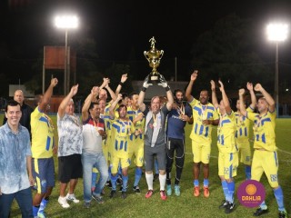 
<a style='margin-left: 5px;' class='btn btn-xs btn-social btn-facebook' href='https://www.facebook.com/sharer/sharer.php?u=https://ko-boladovale.web.getmuller.com.br/imgs/800-800-90/conteudo/fotos/1191/img7115.jpg' rel='popup' data-width='500' data-height='400'><i class='fa fa-facebook'></i>Compartilhar <span class='hidden-xs'>no Facebook</span>
</a> 
<a class='btn btn-default btn-xs' target='_blank' href='imgs/800-800-90/conteudo/fotos/1191/img7115.jpg'>
<span class='glyphicon glyphicon-cloud-download'></span> Salvar
</a> 
<span></span>