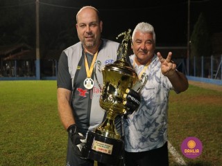 
<a style='margin-left: 5px;' class='btn btn-xs btn-social btn-facebook' href='https://www.facebook.com/sharer/sharer.php?u=https://ko-boladovale.web.getmuller.com.br/imgs/800-800-90/conteudo/fotos/1191/img7129.jpg' rel='popup' data-width='500' data-height='400'><i class='fa fa-facebook'></i>Compartilhar <span class='hidden-xs'>no Facebook</span>
</a> 
<a class='btn btn-default btn-xs' target='_blank' href='imgs/800-800-90/conteudo/fotos/1191/img7129.jpg'>
<span class='glyphicon glyphicon-cloud-download'></span> Salvar
</a> 
<span></span>