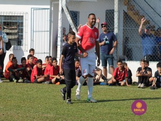 
<a style='margin-left: 5px;' class='btn btn-xs btn-social btn-facebook' href='https://www.facebook.com/sharer/sharer.php?u=https://ko-boladovale.web.getmuller.com.br/imgs/800-800-90/conteudo/fotos/1196/img5567.jpg' rel='popup' data-width='500' data-height='400'><i class='fa fa-facebook'></i>Compartilhar <span class='hidden-xs'>no Facebook</span>
</a> 
<a class='btn btn-default btn-xs' target='_blank' href='imgs/800-800-90/conteudo/fotos/1196/img5567.jpg'>
<span class='glyphicon glyphicon-cloud-download'></span> Salvar
</a> 
<span></span>