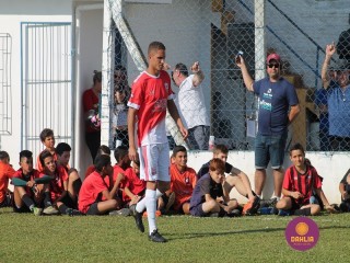 
<a style='margin-left: 5px;' class='btn btn-xs btn-social btn-facebook' href='https://www.facebook.com/sharer/sharer.php?u=https://ko-boladovale.web.getmuller.com.br/imgs/800-800-90/conteudo/fotos/1196/img5574.jpg' rel='popup' data-width='500' data-height='400'><i class='fa fa-facebook'></i>Compartilhar <span class='hidden-xs'>no Facebook</span>
</a> 
<a class='btn btn-default btn-xs' target='_blank' href='imgs/800-800-90/conteudo/fotos/1196/img5574.jpg'>
<span class='glyphicon glyphicon-cloud-download'></span> Salvar
</a> 
<span></span>