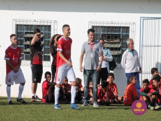 
<a style='margin-left: 5px;' class='btn btn-xs btn-social btn-facebook' href='https://www.facebook.com/sharer/sharer.php?u=https://ko-boladovale.web.getmuller.com.br/imgs/800-800-90/conteudo/fotos/1196/img5578.jpg' rel='popup' data-width='500' data-height='400'><i class='fa fa-facebook'></i>Compartilhar <span class='hidden-xs'>no Facebook</span>
</a> 
<a class='btn btn-default btn-xs' target='_blank' href='imgs/800-800-90/conteudo/fotos/1196/img5578.jpg'>
<span class='glyphicon glyphicon-cloud-download'></span> Salvar
</a> 
<span></span>