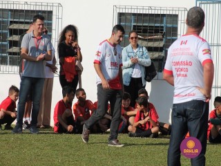 
<a style='margin-left: 5px;' class='btn btn-xs btn-social btn-facebook' href='https://www.facebook.com/sharer/sharer.php?u=https://ko-boladovale.web.getmuller.com.br/imgs/800-800-90/conteudo/fotos/1196/img5592.jpg' rel='popup' data-width='500' data-height='400'><i class='fa fa-facebook'></i>Compartilhar <span class='hidden-xs'>no Facebook</span>
</a> 
<a class='btn btn-default btn-xs' target='_blank' href='imgs/800-800-90/conteudo/fotos/1196/img5592.jpg'>
<span class='glyphicon glyphicon-cloud-download'></span> Salvar
</a> 
<span></span>