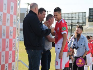 
<a style='margin-left: 5px;' class='btn btn-xs btn-social btn-facebook' href='https://www.facebook.com/sharer/sharer.php?u=https://ko-boladovale.web.getmuller.com.br/imgs/800-800-90/conteudo/fotos/1196/img5596.jpg' rel='popup' data-width='500' data-height='400'><i class='fa fa-facebook'></i>Compartilhar <span class='hidden-xs'>no Facebook</span>
</a> 
<a class='btn btn-default btn-xs' target='_blank' href='imgs/800-800-90/conteudo/fotos/1196/img5596.jpg'>
<span class='glyphicon glyphicon-cloud-download'></span> Salvar
</a> 
<span></span>