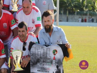 
<a style='margin-left: 5px;' class='btn btn-xs btn-social btn-facebook' href='https://www.facebook.com/sharer/sharer.php?u=https://ko-boladovale.web.getmuller.com.br/imgs/800-800-90/conteudo/fotos/1196/img5601.jpg' rel='popup' data-width='500' data-height='400'><i class='fa fa-facebook'></i>Compartilhar <span class='hidden-xs'>no Facebook</span>
</a> 
<a class='btn btn-default btn-xs' target='_blank' href='imgs/800-800-90/conteudo/fotos/1196/img5601.jpg'>
<span class='glyphicon glyphicon-cloud-download'></span> Salvar
</a> 
<span></span>