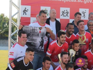 
<a style='margin-left: 5px;' class='btn btn-xs btn-social btn-facebook' href='https://www.facebook.com/sharer/sharer.php?u=https://ko-boladovale.web.getmuller.com.br/imgs/800-800-90/conteudo/fotos/1196/img5605.jpg' rel='popup' data-width='500' data-height='400'><i class='fa fa-facebook'></i>Compartilhar <span class='hidden-xs'>no Facebook</span>
</a> 
<a class='btn btn-default btn-xs' target='_blank' href='imgs/800-800-90/conteudo/fotos/1196/img5605.jpg'>
<span class='glyphicon glyphicon-cloud-download'></span> Salvar
</a> 
<span></span>