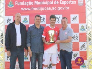 
<a style='margin-left: 5px;' class='btn btn-xs btn-social btn-facebook' href='https://www.facebook.com/sharer/sharer.php?u=https://ko-boladovale.web.getmuller.com.br/imgs/800-800-90/conteudo/fotos/1196/img7606.jpg' rel='popup' data-width='500' data-height='400'><i class='fa fa-facebook'></i>Compartilhar <span class='hidden-xs'>no Facebook</span>
</a> 
<a class='btn btn-default btn-xs' target='_blank' href='imgs/800-800-90/conteudo/fotos/1196/img7606.jpg'>
<span class='glyphicon glyphicon-cloud-download'></span> Salvar
</a> 
<span></span>