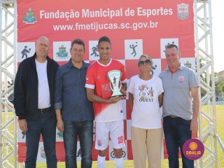 
<a style='margin-left: 5px;' class='btn btn-xs btn-social btn-facebook' href='https://www.facebook.com/sharer/sharer.php?u=https://ko-boladovale.web.getmuller.com.br/imgs/800-800-90/conteudo/fotos/1196/img7607.jpg' rel='popup' data-width='500' data-height='400'><i class='fa fa-facebook'></i>Compartilhar <span class='hidden-xs'>no Facebook</span>
</a> 
<a class='btn btn-default btn-xs' target='_blank' href='imgs/800-800-90/conteudo/fotos/1196/img7607.jpg'>
<span class='glyphicon glyphicon-cloud-download'></span> Salvar
</a> 
<span></span>