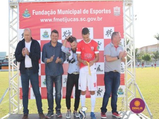 
<a style='margin-left: 5px;' class='btn btn-xs btn-social btn-facebook' href='https://www.facebook.com/sharer/sharer.php?u=https://ko-boladovale.web.getmuller.com.br/imgs/800-800-90/conteudo/fotos/1196/img7636.jpg' rel='popup' data-width='500' data-height='400'><i class='fa fa-facebook'></i>Compartilhar <span class='hidden-xs'>no Facebook</span>
</a> 
<a class='btn btn-default btn-xs' target='_blank' href='imgs/800-800-90/conteudo/fotos/1196/img7636.jpg'>
<span class='glyphicon glyphicon-cloud-download'></span> Salvar
</a> 
<span></span>