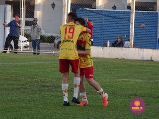 
<a style='margin-left: 5px;' class='btn btn-xs btn-social btn-facebook' href='https://www.facebook.com/sharer/sharer.php?u=https://ko-boladovale.web.getmuller.com.br/imgs/800-800-90/conteudo/fotos/1197/dsc00778.jpg' rel='popup' data-width='500' data-height='400'><i class='fa fa-facebook'></i>Compartilhar <span class='hidden-xs'>no Facebook</span>
</a> 
<a class='btn btn-default btn-xs' target='_blank' href='imgs/800-800-90/conteudo/fotos/1197/dsc00778.jpg'>
<span class='glyphicon glyphicon-cloud-download'></span> Salvar
</a> 
<span></span>