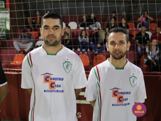 
<a style='margin-left: 5px;' class='btn btn-xs btn-social btn-facebook' href='https://www.facebook.com/sharer/sharer.php?u=https://ko-boladovale.web.getmuller.com.br/imgs/800-800-90/conteudo/fotos/1200/arizona.jpg' rel='popup' data-width='500' data-height='400'><i class='fa fa-facebook'></i>Compartilhar <span class='hidden-xs'>no Facebook</span>
</a> 
<a class='btn btn-default btn-xs' target='_blank' href='imgs/800-800-90/conteudo/fotos/1200/arizona.jpg'>
<span class='glyphicon glyphicon-cloud-download'></span> Salvar
</a> 
<span></span>