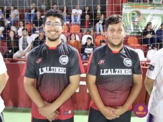 
<a style='margin-left: 5px;' class='btn btn-xs btn-social btn-facebook' href='https://www.facebook.com/sharer/sharer.php?u=https://ko-boladovale.web.getmuller.com.br/imgs/800-800-90/conteudo/fotos/1200/caxetao.jpg' rel='popup' data-width='500' data-height='400'><i class='fa fa-facebook'></i>Compartilhar <span class='hidden-xs'>no Facebook</span>
</a> 
<a class='btn btn-default btn-xs' target='_blank' href='imgs/800-800-90/conteudo/fotos/1200/caxetao.jpg'>
<span class='glyphicon glyphicon-cloud-download'></span> Salvar
</a> 
<span></span>