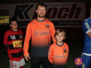 
<a style='margin-left: 5px;' class='btn btn-xs btn-social btn-facebook' href='https://www.facebook.com/sharer/sharer.php?u=https://ko-boladovale.web.getmuller.com.br/imgs/800-800-90/conteudo/fotos/1200/feras.jpg' rel='popup' data-width='500' data-height='400'><i class='fa fa-facebook'></i>Compartilhar <span class='hidden-xs'>no Facebook</span>
</a> 
<a class='btn btn-default btn-xs' target='_blank' href='imgs/800-800-90/conteudo/fotos/1200/feras.jpg'>
<span class='glyphicon glyphicon-cloud-download'></span> Salvar
</a> 
<span></span>