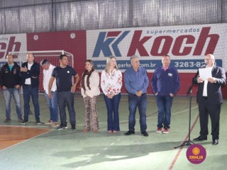 
<a style='margin-left: 5px;' class='btn btn-xs btn-social btn-facebook' href='https://www.facebook.com/sharer/sharer.php?u=https://ko-boladovale.web.getmuller.com.br/imgs/800-800-90/conteudo/fotos/1200/img9098.jpg' rel='popup' data-width='500' data-height='400'><i class='fa fa-facebook'></i>Compartilhar <span class='hidden-xs'>no Facebook</span>
</a> 
<a class='btn btn-default btn-xs' target='_blank' href='imgs/800-800-90/conteudo/fotos/1200/img9098.jpg'>
<span class='glyphicon glyphicon-cloud-download'></span> Salvar
</a> 
<span></span>