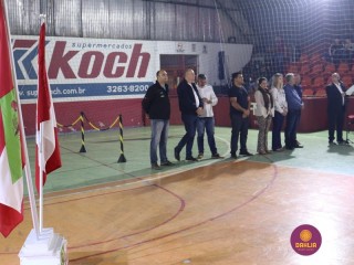 
<a style='margin-left: 5px;' class='btn btn-xs btn-social btn-facebook' href='https://www.facebook.com/sharer/sharer.php?u=https://ko-boladovale.web.getmuller.com.br/imgs/800-800-90/conteudo/fotos/1200/img9105.jpg' rel='popup' data-width='500' data-height='400'><i class='fa fa-facebook'></i>Compartilhar <span class='hidden-xs'>no Facebook</span>
</a> 
<a class='btn btn-default btn-xs' target='_blank' href='imgs/800-800-90/conteudo/fotos/1200/img9105.jpg'>
<span class='glyphicon glyphicon-cloud-download'></span> Salvar
</a> 
<span></span>