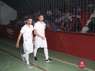 
<a style='margin-left: 5px;' class='btn btn-xs btn-social btn-facebook' href='https://www.facebook.com/sharer/sharer.php?u=https://ko-boladovale.web.getmuller.com.br/imgs/800-800-90/conteudo/fotos/1200/img9119.jpg' rel='popup' data-width='500' data-height='400'><i class='fa fa-facebook'></i>Compartilhar <span class='hidden-xs'>no Facebook</span>
</a> 
<a class='btn btn-default btn-xs' target='_blank' href='imgs/800-800-90/conteudo/fotos/1200/img9119.jpg'>
<span class='glyphicon glyphicon-cloud-download'></span> Salvar
</a> 
<span></span>