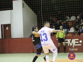 
<a style='margin-left: 5px;' class='btn btn-xs btn-social btn-facebook' href='https://www.facebook.com/sharer/sharer.php?u=https://ko-boladovale.web.getmuller.com.br/imgs/800-800-90/conteudo/fotos/1206/img9673.jpg' rel='popup' data-width='500' data-height='400'><i class='fa fa-facebook'></i>Compartilhar <span class='hidden-xs'>no Facebook</span>
</a> 
<a class='btn btn-default btn-xs' target='_blank' href='imgs/800-800-90/conteudo/fotos/1206/img9673.jpg'>
<span class='glyphicon glyphicon-cloud-download'></span> Salvar
</a> 
<span></span>