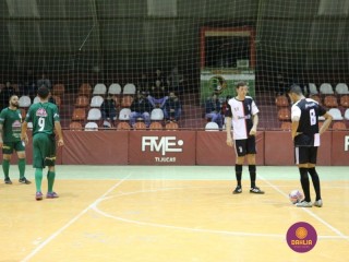 
<a style='margin-left: 5px;' class='btn btn-xs btn-social btn-facebook' href='https://www.facebook.com/sharer/sharer.php?u=https://ko-boladovale.web.getmuller.com.br/imgs/800-800-90/conteudo/fotos/1212/img9955.jpg' rel='popup' data-width='500' data-height='400'><i class='fa fa-facebook'></i>Compartilhar <span class='hidden-xs'>no Facebook</span>
</a> 
<a class='btn btn-default btn-xs' target='_blank' href='imgs/800-800-90/conteudo/fotos/1212/img9955.jpg'>
<span class='glyphicon glyphicon-cloud-download'></span> Salvar
</a> 
<span></span>