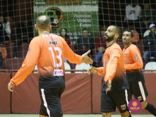 
<a style='margin-left: 5px;' class='btn btn-xs btn-social btn-facebook' href='https://www.facebook.com/sharer/sharer.php?u=https://ko-boladovale.web.getmuller.com.br/imgs/800-800-90/conteudo/fotos/1217/img0231.jpg' rel='popup' data-width='500' data-height='400'><i class='fa fa-facebook'></i>Compartilhar <span class='hidden-xs'>no Facebook</span>
</a> 
<a class='btn btn-default btn-xs' target='_blank' href='imgs/800-800-90/conteudo/fotos/1217/img0231.jpg'>
<span class='glyphicon glyphicon-cloud-download'></span> Salvar
</a> 
<span></span>