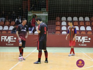 
<a style='margin-left: 5px;' class='btn btn-xs btn-social btn-facebook' href='https://www.facebook.com/sharer/sharer.php?u=https://ko-boladovale.web.getmuller.com.br/imgs/800-800-90/conteudo/fotos/1218/img0277.jpg' rel='popup' data-width='500' data-height='400'><i class='fa fa-facebook'></i>Compartilhar <span class='hidden-xs'>no Facebook</span>
</a> 
<a class='btn btn-default btn-xs' target='_blank' href='imgs/800-800-90/conteudo/fotos/1218/img0277.jpg'>
<span class='glyphicon glyphicon-cloud-download'></span> Salvar
</a> 
<span></span>