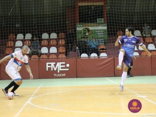 
<a style='margin-left: 5px;' class='btn btn-xs btn-social btn-facebook' href='https://www.facebook.com/sharer/sharer.php?u=https://ko-boladovale.web.getmuller.com.br/imgs/800-800-90/conteudo/fotos/1221/img8870.jpg' rel='popup' data-width='500' data-height='400'><i class='fa fa-facebook'></i>Compartilhar <span class='hidden-xs'>no Facebook</span>
</a> 
<a class='btn btn-default btn-xs' target='_blank' href='imgs/800-800-90/conteudo/fotos/1221/img8870.jpg'>
<span class='glyphicon glyphicon-cloud-download'></span> Salvar
</a> 
<span></span>