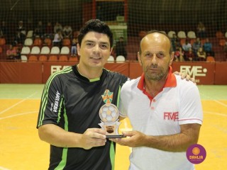 
<a style='margin-left: 5px;' class='btn btn-xs btn-social btn-facebook' href='https://www.facebook.com/sharer/sharer.php?u=https://ko-boladovale.web.getmuller.com.br/imgs/800-800-90/conteudo/fotos/1224/img9112.jpg' rel='popup' data-width='500' data-height='400'><i class='fa fa-facebook'></i>Compartilhar <span class='hidden-xs'>no Facebook</span>
</a> 
<a class='btn btn-default btn-xs' target='_blank' href='imgs/800-800-90/conteudo/fotos/1224/img9112.jpg'>
<span class='glyphicon glyphicon-cloud-download'></span> Salvar
</a> 
<span></span>