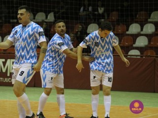 
<a style='margin-left: 5px;' class='btn btn-xs btn-social btn-facebook' href='https://www.facebook.com/sharer/sharer.php?u=https://ko-boladovale.web.getmuller.com.br/imgs/800-800-90/conteudo/fotos/1226/img9240.jpg' rel='popup' data-width='500' data-height='400'><i class='fa fa-facebook'></i>Compartilhar <span class='hidden-xs'>no Facebook</span>
</a> 
<a class='btn btn-default btn-xs' target='_blank' href='imgs/800-800-90/conteudo/fotos/1226/img9240.jpg'>
<span class='glyphicon glyphicon-cloud-download'></span> Salvar
</a> 
<span></span>