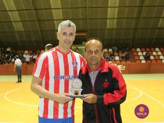 
<a style='margin-left: 5px;' class='btn btn-xs btn-social btn-facebook' href='https://www.facebook.com/sharer/sharer.php?u=https://ko-boladovale.web.getmuller.com.br/imgs/800-800-90/conteudo/fotos/1230/img9389.jpg' rel='popup' data-width='500' data-height='400'><i class='fa fa-facebook'></i>Compartilhar <span class='hidden-xs'>no Facebook</span>
</a> 
<a class='btn btn-default btn-xs' target='_blank' href='imgs/800-800-90/conteudo/fotos/1230/img9389.jpg'>
<span class='glyphicon glyphicon-cloud-download'></span> Salvar
</a> 
<span></span>