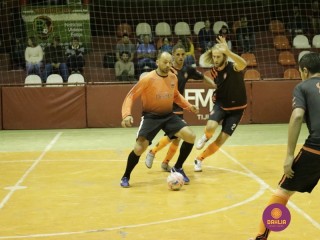 
<a style='margin-left: 5px;' class='btn btn-xs btn-social btn-facebook' href='https://www.facebook.com/sharer/sharer.php?u=https://ko-boladovale.web.getmuller.com.br/imgs/800-800-90/conteudo/fotos/1239/mg0164.jpg' rel='popup' data-width='500' data-height='400'><i class='fa fa-facebook'></i>Compartilhar <span class='hidden-xs'>no Facebook</span>
</a> 
<a class='btn btn-default btn-xs' target='_blank' href='imgs/800-800-90/conteudo/fotos/1239/mg0164.jpg'>
<span class='glyphicon glyphicon-cloud-download'></span> Salvar
</a> 
<span></span>