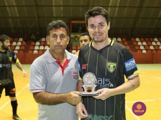 
<a style='margin-left: 5px;' class='btn btn-xs btn-social btn-facebook' href='https://www.facebook.com/sharer/sharer.php?u=https://ko-boladovale.web.getmuller.com.br/imgs/800-800-90/conteudo/fotos/1240/img0377.jpg' rel='popup' data-width='500' data-height='400'><i class='fa fa-facebook'></i>Compartilhar <span class='hidden-xs'>no Facebook</span>
</a> 
<a class='btn btn-default btn-xs' target='_blank' href='imgs/800-800-90/conteudo/fotos/1240/img0377.jpg'>
<span class='glyphicon glyphicon-cloud-download'></span> Salvar
</a> 
<span></span>