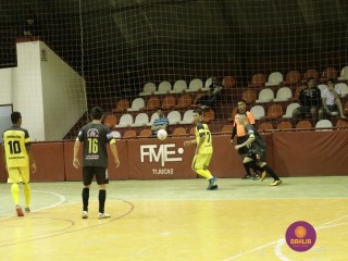 
<a style='margin-left: 5px;' class='btn btn-xs btn-social btn-facebook' href='https://www.facebook.com/sharer/sharer.php?u=https://ko-boladovale.web.getmuller.com.br/imgs/800-800-90/conteudo/fotos/1240/mg0349.jpg' rel='popup' data-width='500' data-height='400'><i class='fa fa-facebook'></i>Compartilhar <span class='hidden-xs'>no Facebook</span>
</a> 
<a class='btn btn-default btn-xs' target='_blank' href='imgs/800-800-90/conteudo/fotos/1240/mg0349.jpg'>
<span class='glyphicon glyphicon-cloud-download'></span> Salvar
</a> 
<span></span>