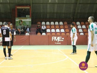 
<a style='margin-left: 5px;' class='btn btn-xs btn-social btn-facebook' href='https://www.facebook.com/sharer/sharer.php?u=https://ko-boladovale.web.getmuller.com.br/imgs/800-800-90/conteudo/fotos/1244/img9954.jpg' rel='popup' data-width='500' data-height='400'><i class='fa fa-facebook'></i>Compartilhar <span class='hidden-xs'>no Facebook</span>
</a> 
<a class='btn btn-default btn-xs' target='_blank' href='imgs/800-800-90/conteudo/fotos/1244/img9954.jpg'>
<span class='glyphicon glyphicon-cloud-download'></span> Salvar
</a> 
<span></span>