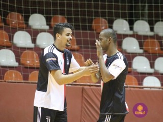 
<a style='margin-left: 5px;' class='btn btn-xs btn-social btn-facebook' href='https://www.facebook.com/sharer/sharer.php?u=https://ko-boladovale.web.getmuller.com.br/imgs/800-800-90/conteudo/fotos/1244/img9960.jpg' rel='popup' data-width='500' data-height='400'><i class='fa fa-facebook'></i>Compartilhar <span class='hidden-xs'>no Facebook</span>
</a> 
<a class='btn btn-default btn-xs' target='_blank' href='imgs/800-800-90/conteudo/fotos/1244/img9960.jpg'>
<span class='glyphicon glyphicon-cloud-download'></span> Salvar
</a> 
<span></span>