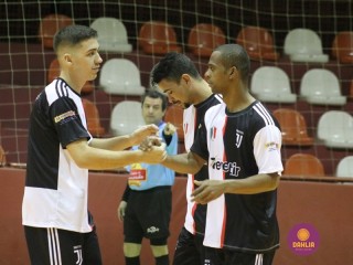 
<a style='margin-left: 5px;' class='btn btn-xs btn-social btn-facebook' href='https://www.facebook.com/sharer/sharer.php?u=https://ko-boladovale.web.getmuller.com.br/imgs/800-800-90/conteudo/fotos/1244/img9961.jpg' rel='popup' data-width='500' data-height='400'><i class='fa fa-facebook'></i>Compartilhar <span class='hidden-xs'>no Facebook</span>
</a> 
<a class='btn btn-default btn-xs' target='_blank' href='imgs/800-800-90/conteudo/fotos/1244/img9961.jpg'>
<span class='glyphicon glyphicon-cloud-download'></span> Salvar
</a> 
<span></span>