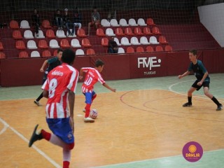 
<a style='margin-left: 5px;' class='btn btn-xs btn-social btn-facebook' href='https://www.facebook.com/sharer/sharer.php?u=https://ko-boladovale.web.getmuller.com.br/imgs/800-800-90/conteudo/fotos/1250/img6318.jpg' rel='popup' data-width='500' data-height='400'><i class='fa fa-facebook'></i>Compartilhar <span class='hidden-xs'>no Facebook</span>
</a> 
<a class='btn btn-default btn-xs' target='_blank' href='imgs/800-800-90/conteudo/fotos/1250/img6318.jpg'>
<span class='glyphicon glyphicon-cloud-download'></span> Salvar
</a> 
<span></span>