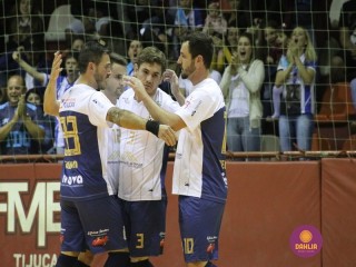 
<a style='margin-left: 5px;' class='btn btn-xs btn-social btn-facebook' href='https://www.facebook.com/sharer/sharer.php?u=https://ko-boladovale.web.getmuller.com.br/imgs/800-800-90/conteudo/fotos/1254/img0718.jpg' rel='popup' data-width='500' data-height='400'><i class='fa fa-facebook'></i>Compartilhar <span class='hidden-xs'>no Facebook</span>
</a> 
<a class='btn btn-default btn-xs' target='_blank' href='imgs/800-800-90/conteudo/fotos/1254/img0718.jpg'>
<span class='glyphicon glyphicon-cloud-download'></span> Salvar
</a> 
<span></span>