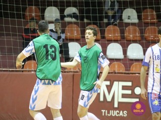 
<a style='margin-left: 5px;' class='btn btn-xs btn-social btn-facebook' href='https://www.facebook.com/sharer/sharer.php?u=https://ko-boladovale.web.getmuller.com.br/imgs/800-800-90/conteudo/fotos/1255/img0790.jpg' rel='popup' data-width='500' data-height='400'><i class='fa fa-facebook'></i>Compartilhar <span class='hidden-xs'>no Facebook</span>
</a> 
<a class='btn btn-default btn-xs' target='_blank' href='imgs/800-800-90/conteudo/fotos/1255/img0790.jpg'>
<span class='glyphicon glyphicon-cloud-download'></span> Salvar
</a> 
<span></span>